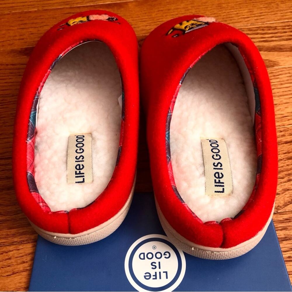 Life Is Good Red Slippers Festive Dog Cat Peace Design Women’s Size M (7-8) NWT - Picture 5 of 7